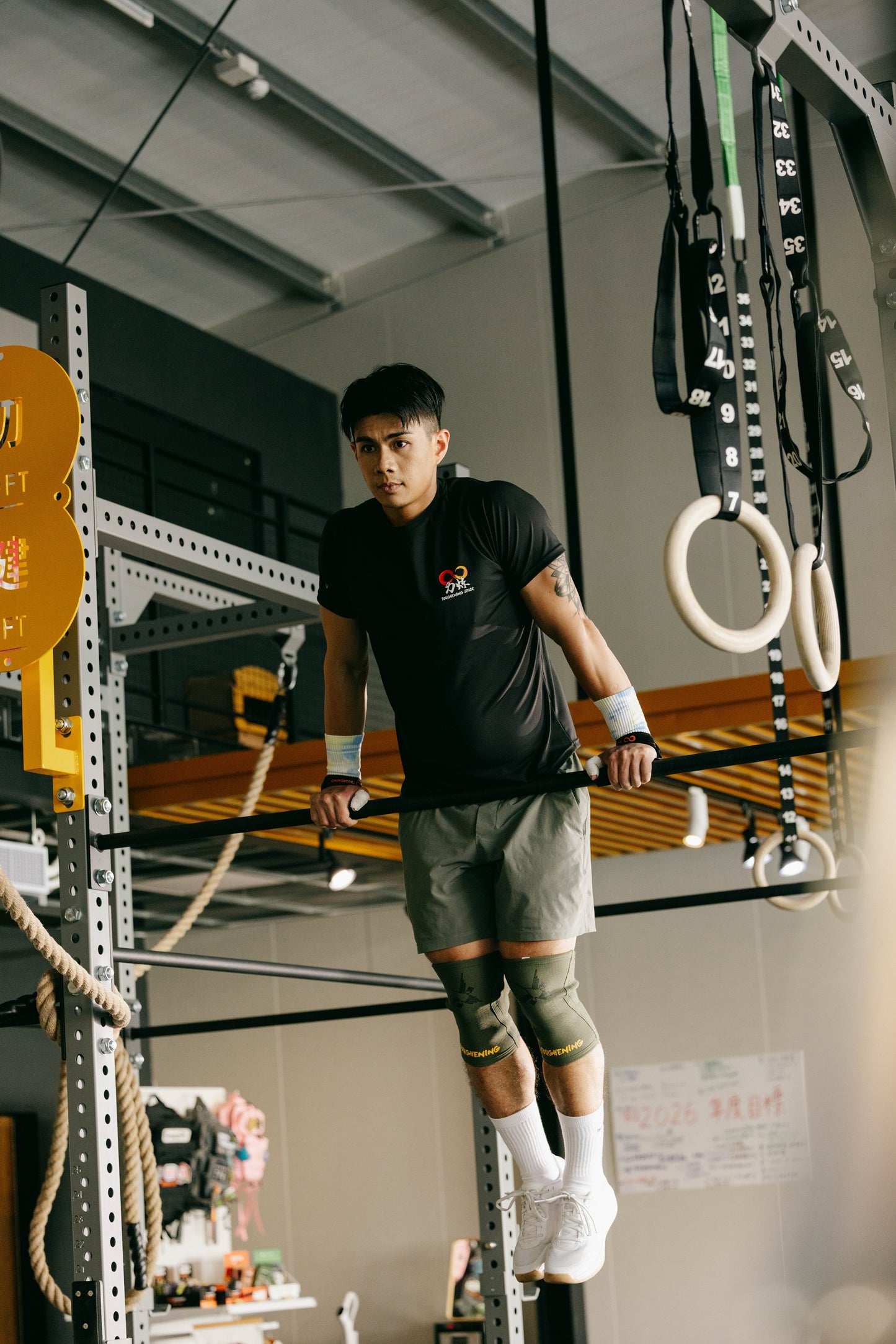 【力煉】Toughening Crew Socks 刺繡白色中長訓練襪(半腿)