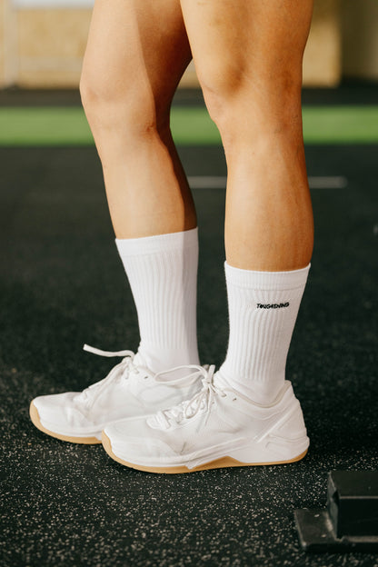 【力煉】Toughening Crew Socks 刺繡白色中長訓練襪(半腿)