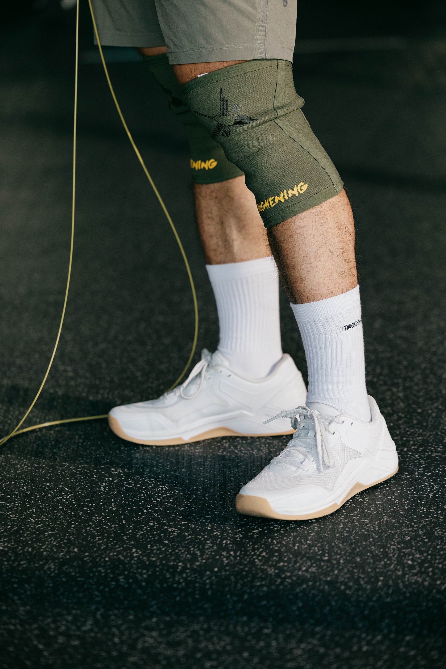 【力煉】Toughening Crew Socks 刺繡白色中長訓練襪(半腿)
