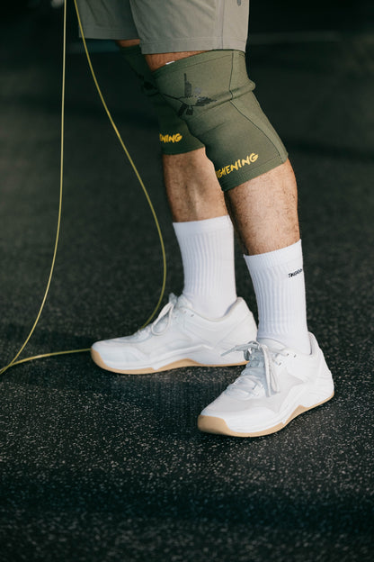 【力煉】Toughening Crew Socks 刺繡白色中長訓練襪(半腿)